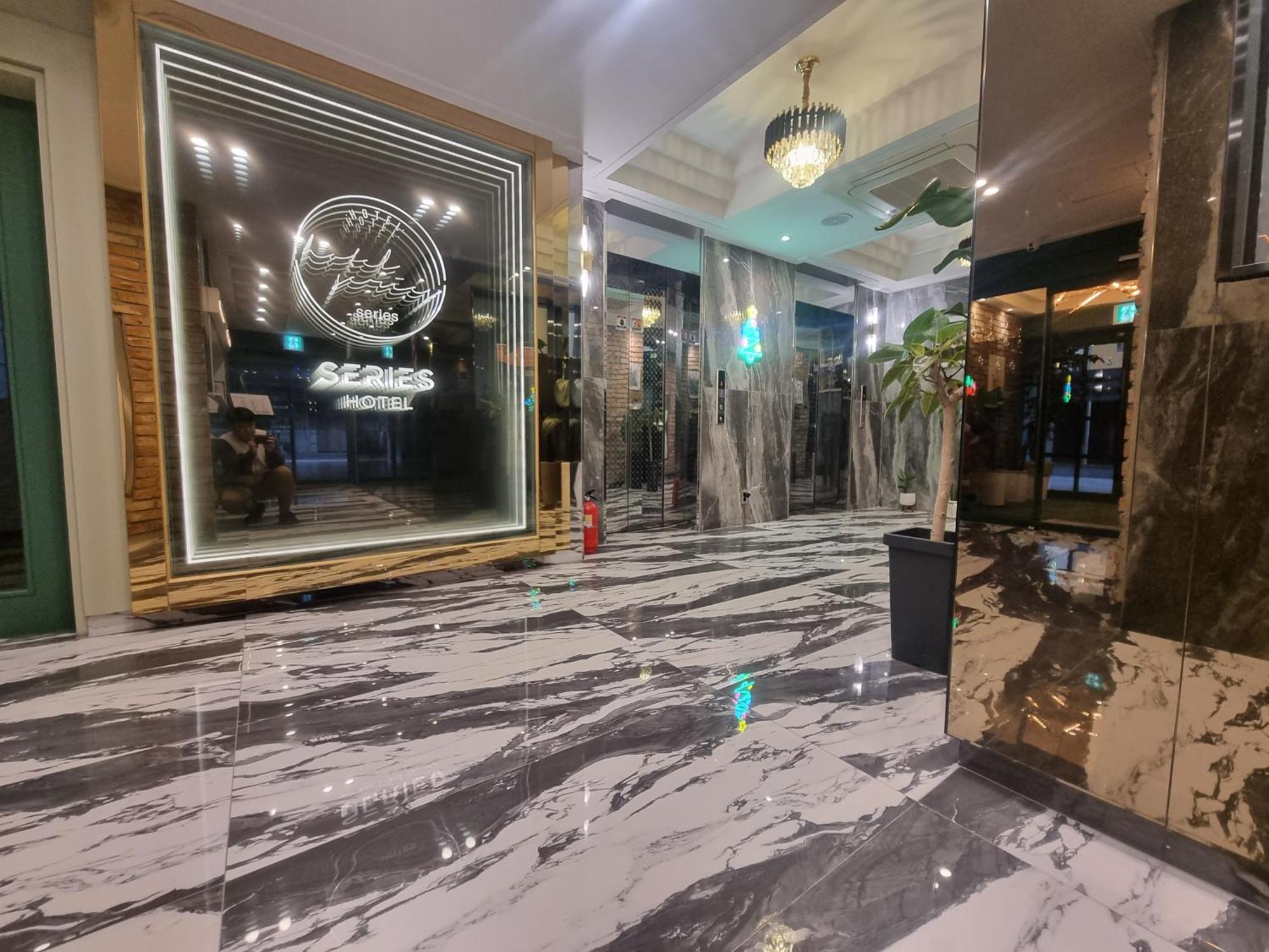 Series Hotel Gyeongju Exterior foto