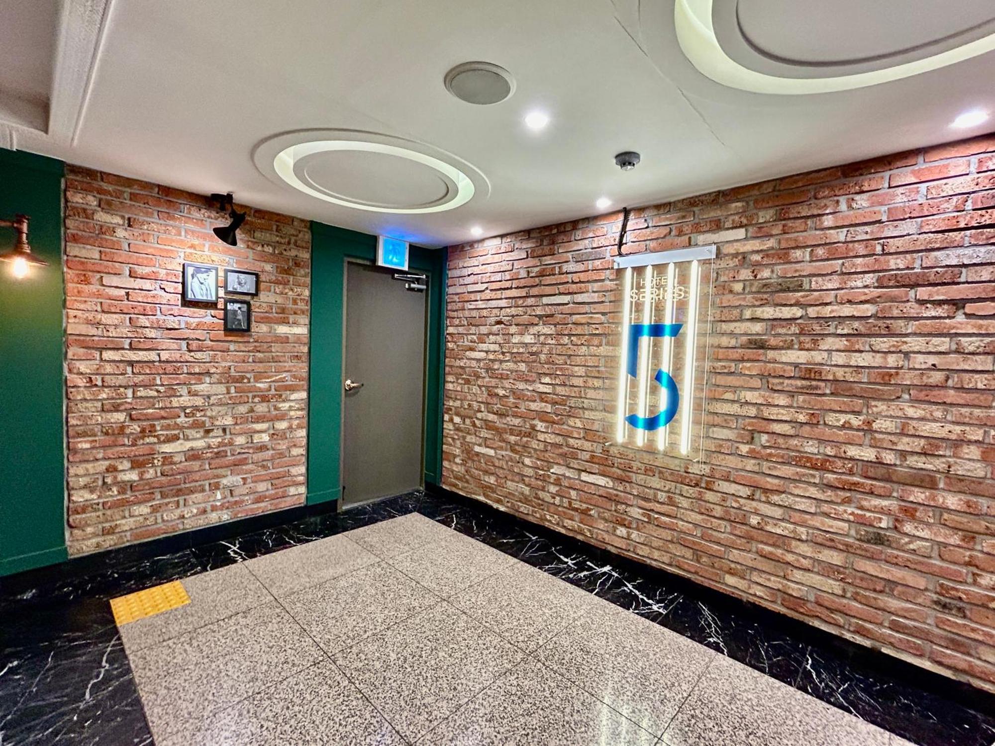 Series Hotel Gyeongju Exterior foto